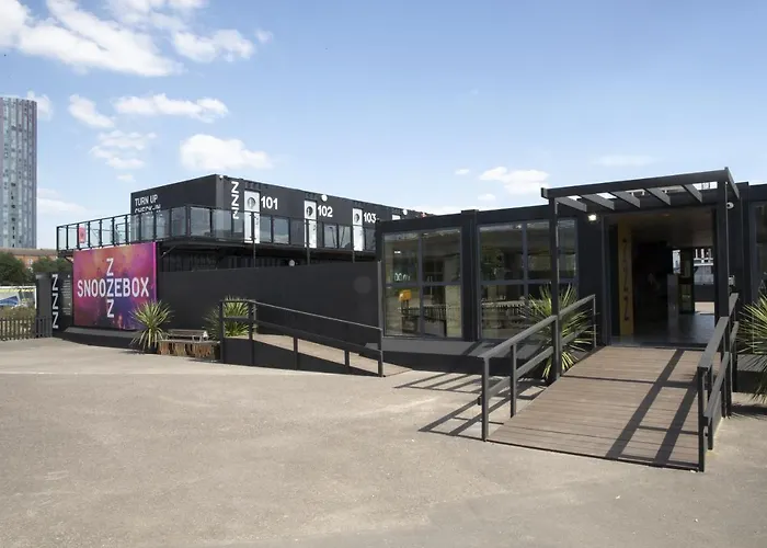 Snoozebox Olympic ParkAirport Hotel